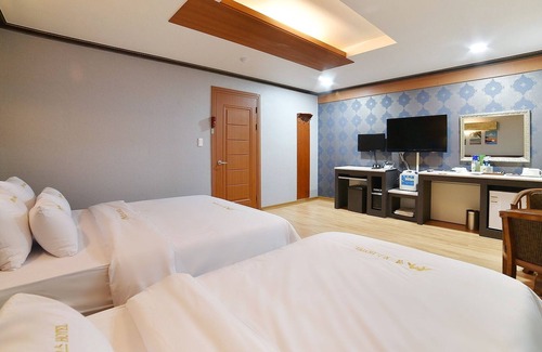 Mokpo Hotel | Mokpo Emboss
