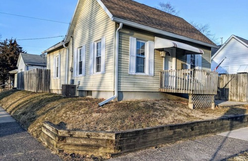 Moline House | Moline 1 BR Near TaxSlayer and Downtown