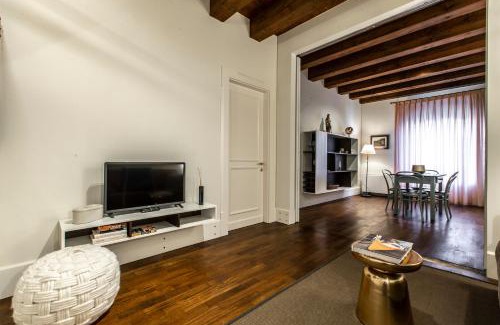 Molina Apartment | Molino Stucky Apartment Wi-Fi R&R