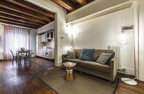 Molina Apartment | Molino Stucky Apartment Wi-Fi R&R