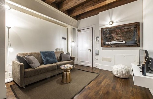 Molina Apartment | Molino Stucky Apartment Wi-Fi R&R