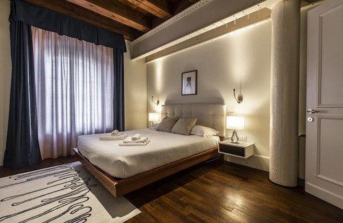 Molina Apartment | Molino Stucky Apartment Wi-Fi R&R
