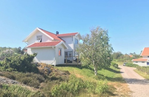 Mollosund Cottage | Mollösund on the west coast near the sea with lovely views