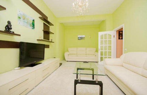 Zakharova-Pulikhova Apartment | Molnar Apartments Nezavisimosti 40