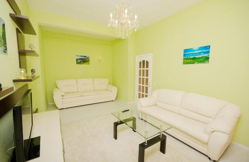 Zakharova-Pulikhova Apartment | Molnar Apartments Nezavisimosti 40
