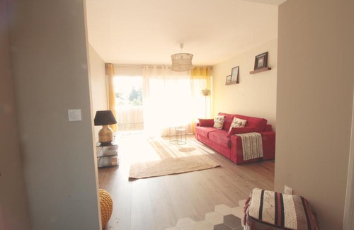 Yves Farge - Le Fleuve Apartment | Mon Appart A GERLAND IID