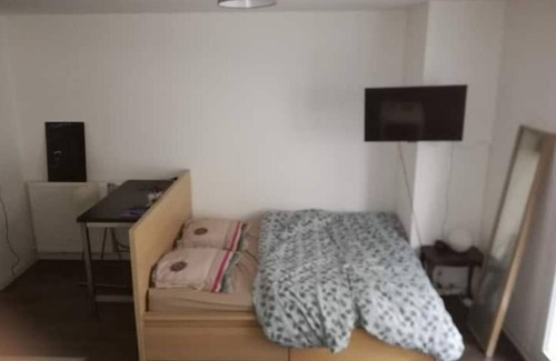 Gennevilliers Apartment | Mon Charmant Studio