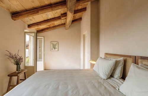 Monforte d'Alba Bed & Breakfast | MON Suite