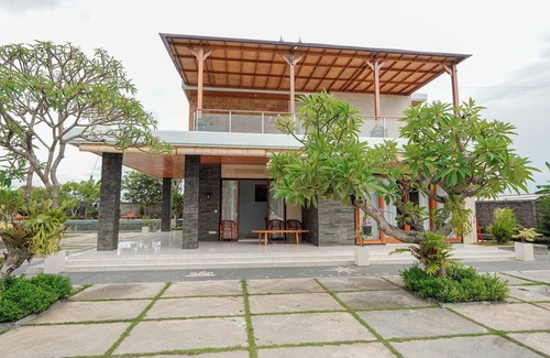 Banjarangkan House | Mona Bali Guest HousenExperience luxury in the heart of Bali’s serene