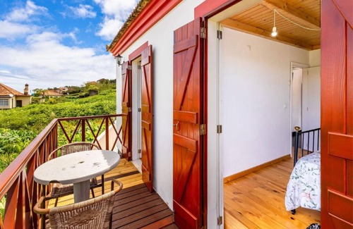 Porto Moniz House | Moniz Ocean Escape | BBQ | Near Porto Moniz Pools