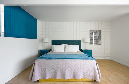 Desert Park Estates Hotel | Monkey Tree Hotel 8 by AvantStay | Stylish Hotel in Palm Springs w/Pool!