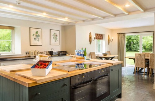 Monnington-on-Wye House | Monnington House & Garden Cottage 9 double bedrooms 9 bathrooms Great for groups