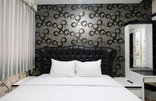 Bintaro Apartment | Monochrome 1BR Lexington Apartment By Travelio