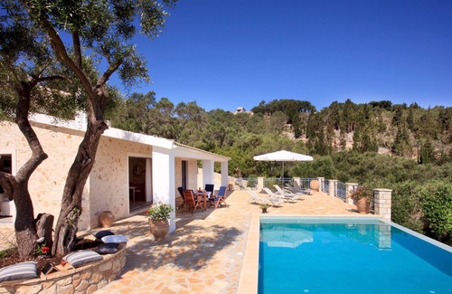 Rantatika Villa | Monodendri Blue - Two Bedroom Villa, Sleeps 4