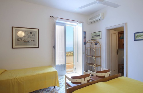 L'Assunta House | MONOPOLI- C. from SANTO STEFANO-Romantic house 50 meters from the sea