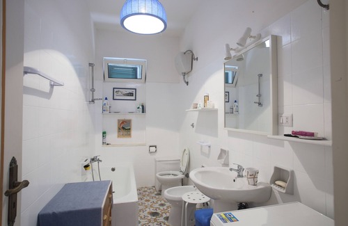 L'Assunta House | MONOPOLI- C. from SANTO STEFANO-Romantic house 50 meters from the sea