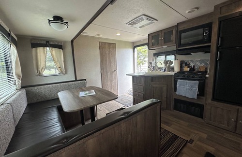 Babb House | Montana Moon RV #2 on the Lake