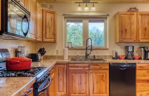 Kalispell Cabin | Montana Mountain Getaway - Cabin in the Foothills