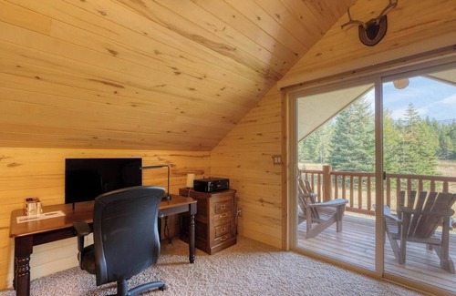 Kalispell Cabin | Montana Mountain Getaway - Cabin in the Foothills