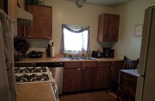 Florence Apartment | Montana Mountain Moods Bed and Bath! nLower RATESn