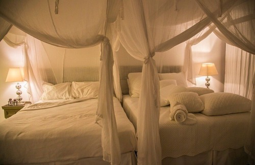Caguana Cabin | Monte Sagrado Reserve-100 acres + Wellness + River by RedAwning