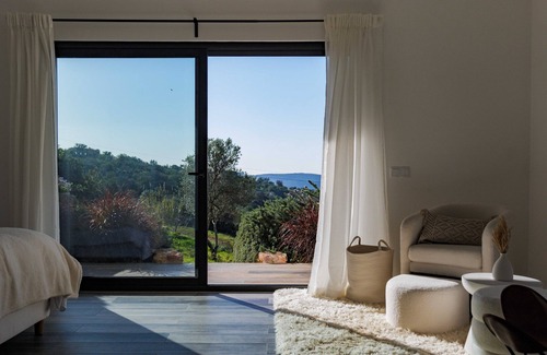 Alfeicao Villa | Monte Sobradinho, Hilltop haven, coastal views, private pool, jacuzzi, 18 guests