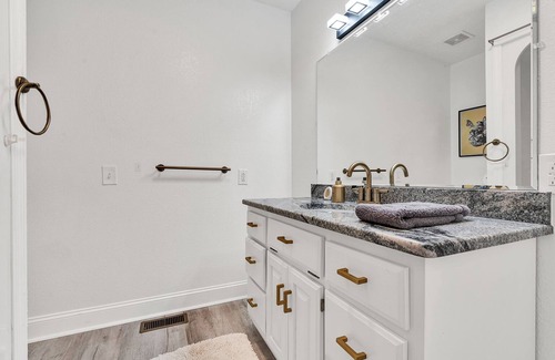 Monteagle House | Monteagle Modern Home -Awesome Location-New Spring Specials!