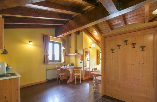 Ternate Apartment | Montelago Relax By the Lake 2, Ternate, Italy