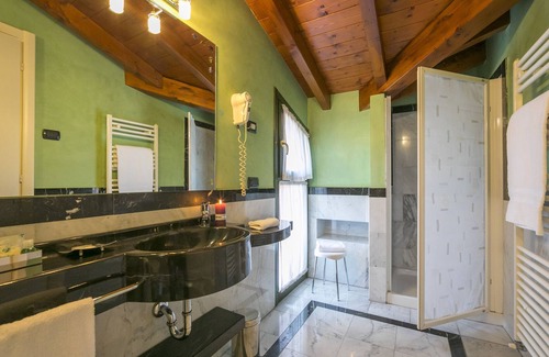 Ternate Apartment | Montelago Relax By the Lake 2, Ternate, Italy