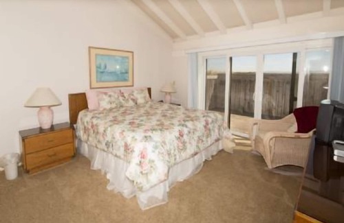 Castroville House | Monterey Dunes Beachfront surf sand and private hot tub...Book now without waiting!