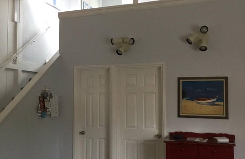 Mescal Corridor NW House | Monterey Peninsula Area Seaside Guest House