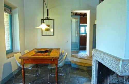 Abbadia a Isola House | Monteriggioni Villa Sleeps 6 Pool WiFi