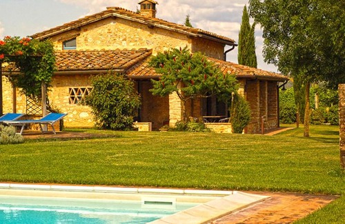 Abbadia a Isola House | Monteriggioni Villa Sleeps 4 Pool WiFi