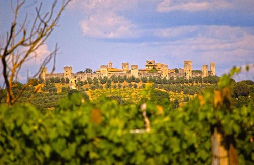 Abbadia a Isola House | Monteriggioni Villa Sleeps 4 Pool WiFi