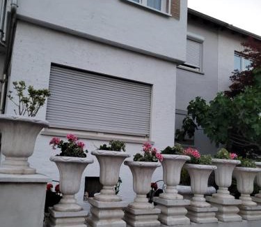 Hanau Apartment | Monteur-, Ferienwohnung mit Balkon in Hanau bei Frankfurt und Aschaffenburg