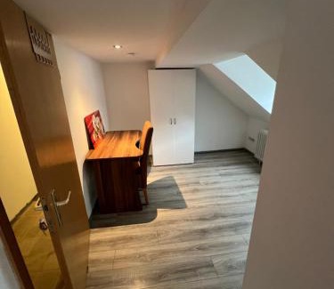 Kempten House | Monteurzimmer Basic Zentrale Unterkunft mit Gemeinschaftsbädern