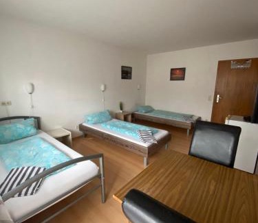 Langensteinbach House | Monteurzimmer - Karlsbad