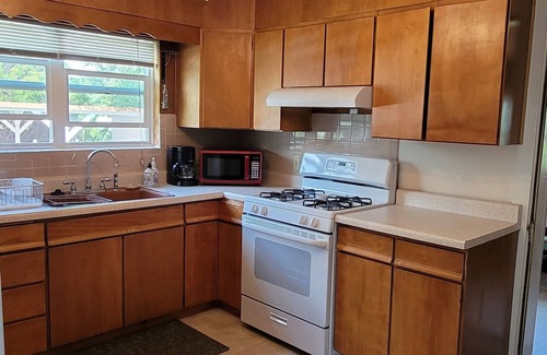 Moab Cabin | Month to Month Rental - Adorable 2 bedroom cabin close to downtown Moab!