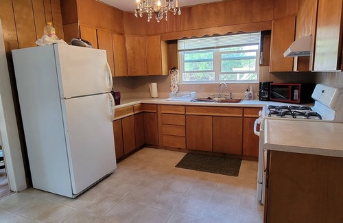 Moab Cabin | Month to Month Rental - Adorable 2 bedroom cabin close to downtown Moab!