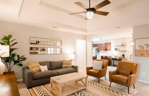 Byron House | Monthly Rental Available | Cozy 3BR | Sleeps up to 9