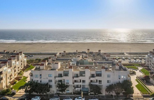 Outer Richmond Condo | MONTHLY RENTAL OCEANFRONT Wow! THE VIEW! Top of the Line - balcony/elevators