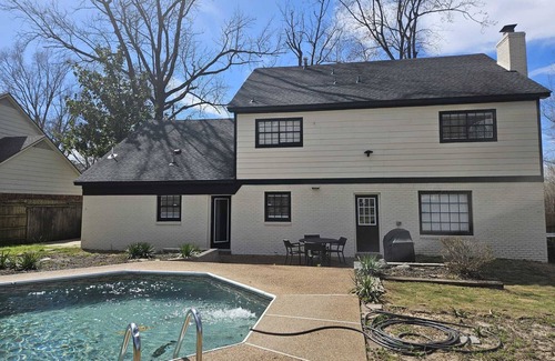 Ellendale House | MONTHLY STAYS -Modern 6 Bedroom Home with Extra Sleeping Space & Private Pool
