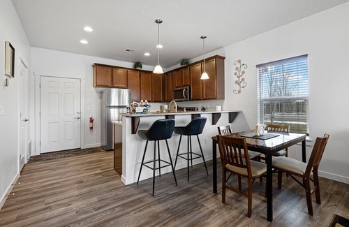 Boise House | Monthly Stays Welcome! 2 Master en Suites | 15 min to Downtown & 5 min to Village | Walk to Coffee