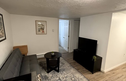 Montpelier Apartment | Montpelier’s Hideout 25 to Lake