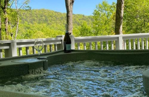 Montreat House | Montreat Round House - mountain views, renovated