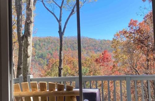 Montreat House | Montreat Round House - mountain views, renovated