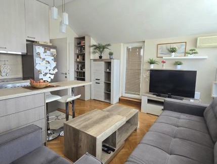 Vukov Spomenik Apartment | Monument to Vuk apartment