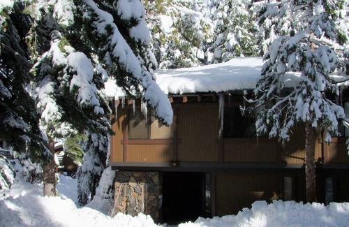 Tahoe Sierra Estates Condo | Moody Lakeview End Unit Condo #21
