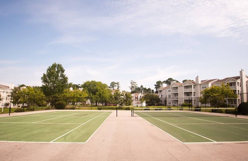 Westover Condo | Moodyjoy Condo - Close to Shopping & Dining