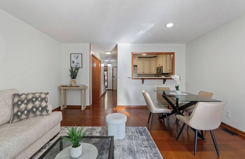 Terry Sanford House | Moodyjoy Townhouse – Close to Everything!